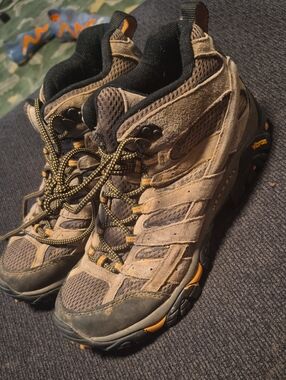 Merrell Brown Lace-Up Women's Hiking Boots with Black Accents